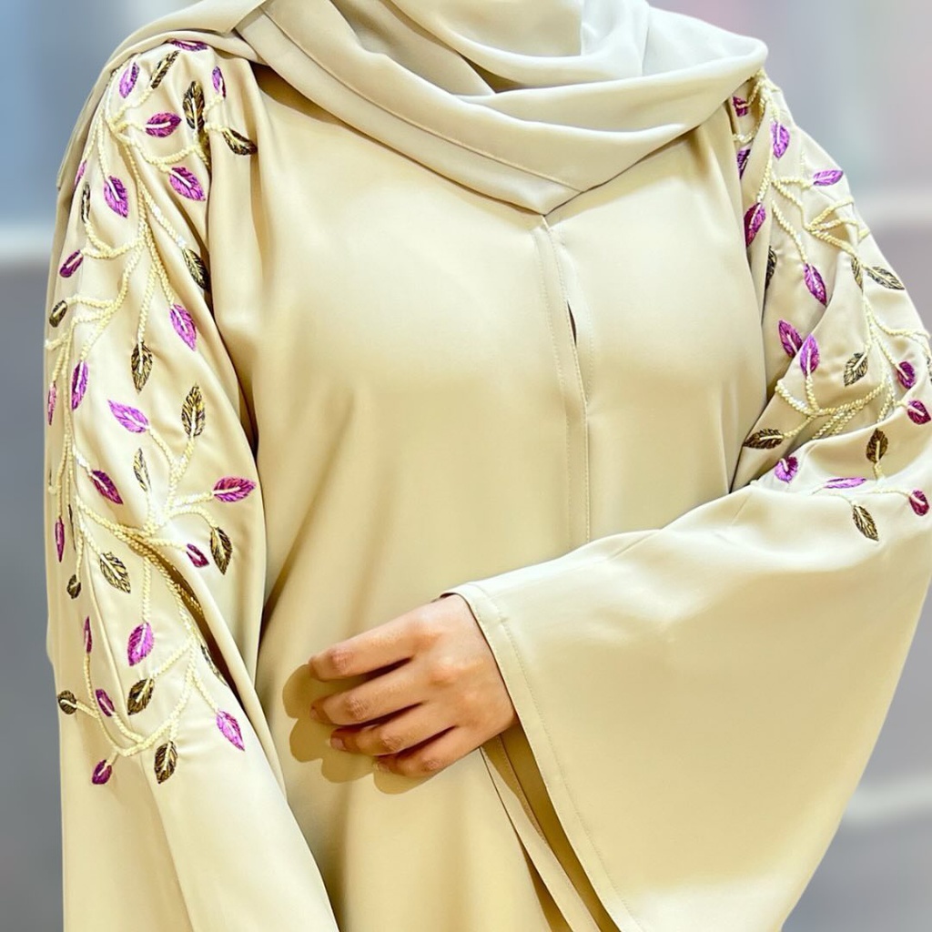 Colored Abaya with Shak &amp; Threads/عبايه ملونه مع شغل شك وخيوط